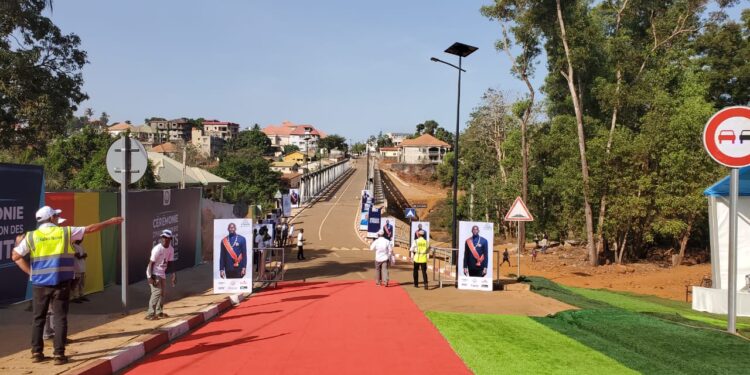 Inauguration des ponts de Kakimbo : Bah Oury salue un projet qui « transforme la vie » des habitants de Conakry CONAKRY –