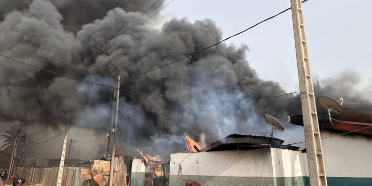 Dubréka : Un incendie ravage une usine de production d’eau minérale