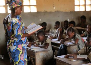 Éducation à Conakry : l’IRE interdit les “journées sans sac” et les fêtes de couleurs dans les écoles