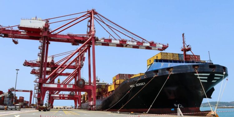 Gestion portuaire : Ousmane Gaoual annonce des discussions sur la décongestion du Port de Conakry