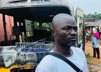 Guéckédou : Nouveau sinistre dans la concession de Tamba Dondo Ouendeno, un bus scolaire réduit en cendres