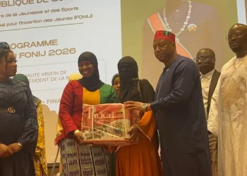 Guinée : le FONIJ finance 20 jeunes entrepreneurs et équipe 100 femmes en machines à coudre