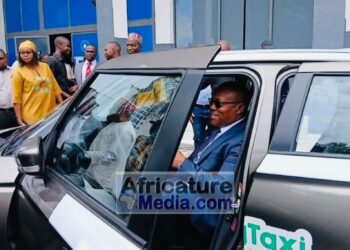 Guinée : Ousmane Gaoual Diallo détaille le coût des nouveaux taxis et confirme l’arrivée de 2 000 véhicules
