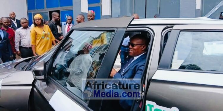 Guinée : Ousmane Gaoual Diallo détaille le coût des nouveaux taxis et confirme l’arrivée de 2 000 véhicules
