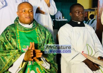 Guéckédou : la Paroisse-Cathédrale Notre-Dame du Rosaire rend hommage à ses prêtres sortants dans la foi et la reconnaissance