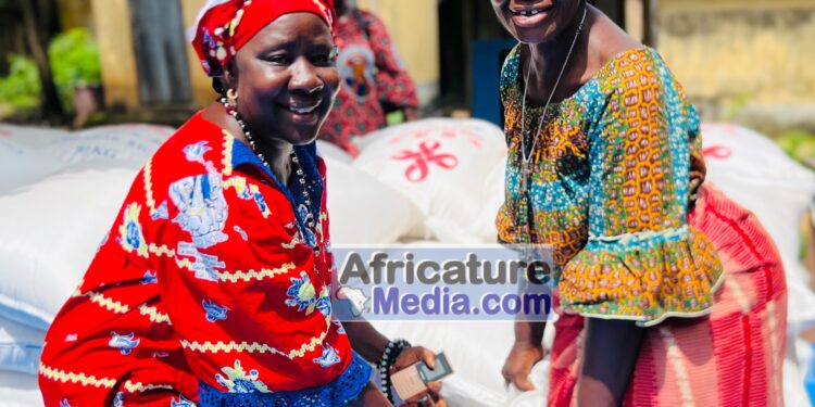 Guéckédou : 155 femmes veuves bénéficient d’un don de riz issu de la coopération sino-guinéenne