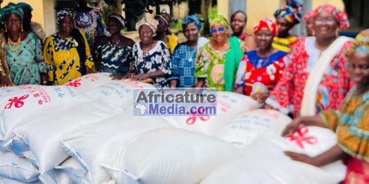 Guéckédou : 155 femmes veuves bénéficient d’un don de riz issu de la coopération sino-guinéenne