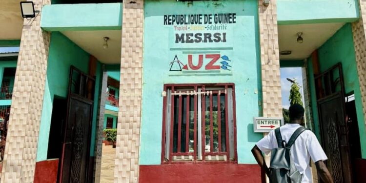 N’ZÉRÉKORÉ : 3 228 nouveaux étudiants font leur entrée à l’université pour l’année académique 2026-2027